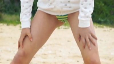 bikini-spread-legs-vagina