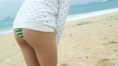 bikini-spread-legs-vagina