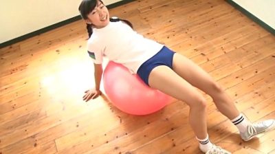 spread-legs-with-bloomers