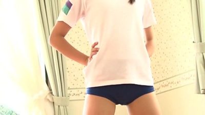 spread-legs-with-bloomers