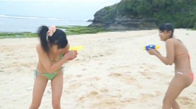 classmate-mixed-bathing