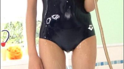 peeing-self-with-schoolswimsuit