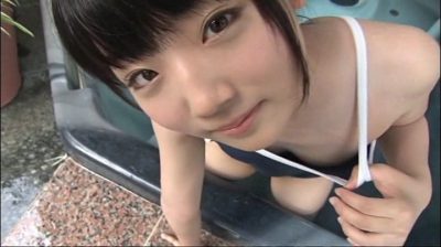 swimsuit-breast-show